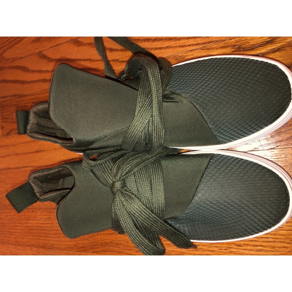 STEVE MADDEN OKIVE SLII ON TIE SHOES